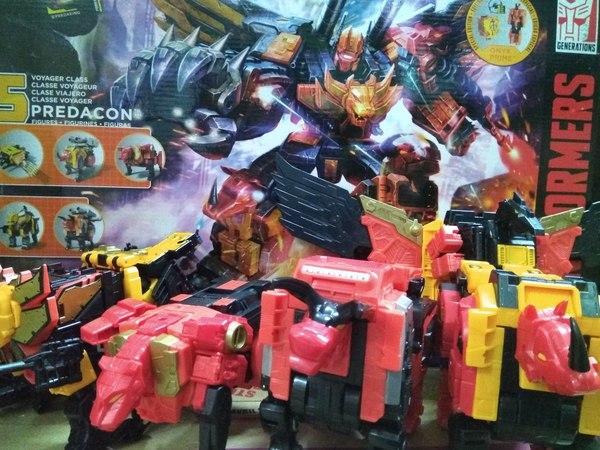Predaking In Hand Images Of Titan Class Transformers Team  (7 of 7)